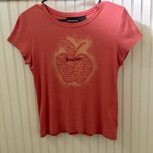 DKNY Jeans  New York City “Big Apple” graphic tee